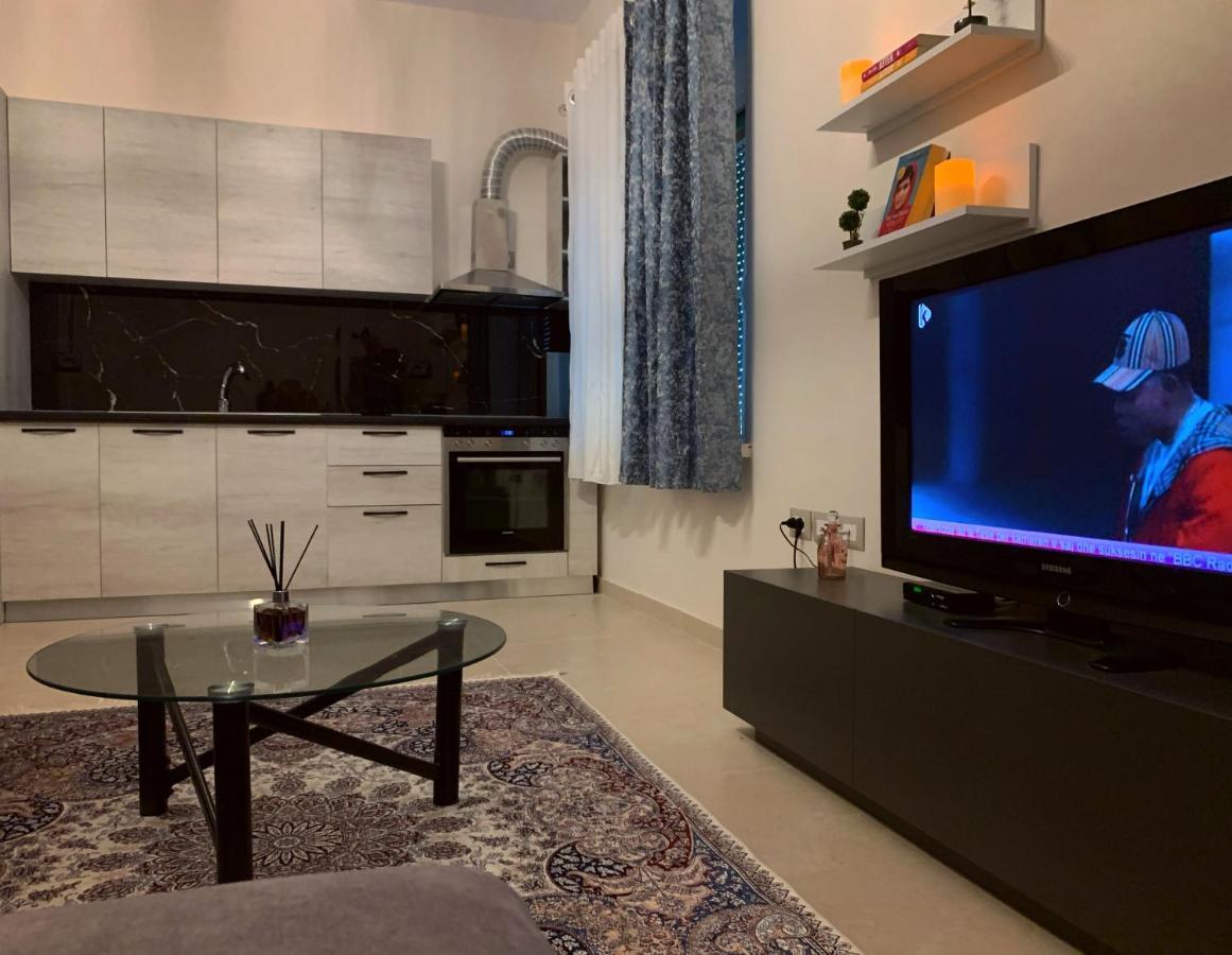 Jessica'S Apartment Tirana Exterior photo